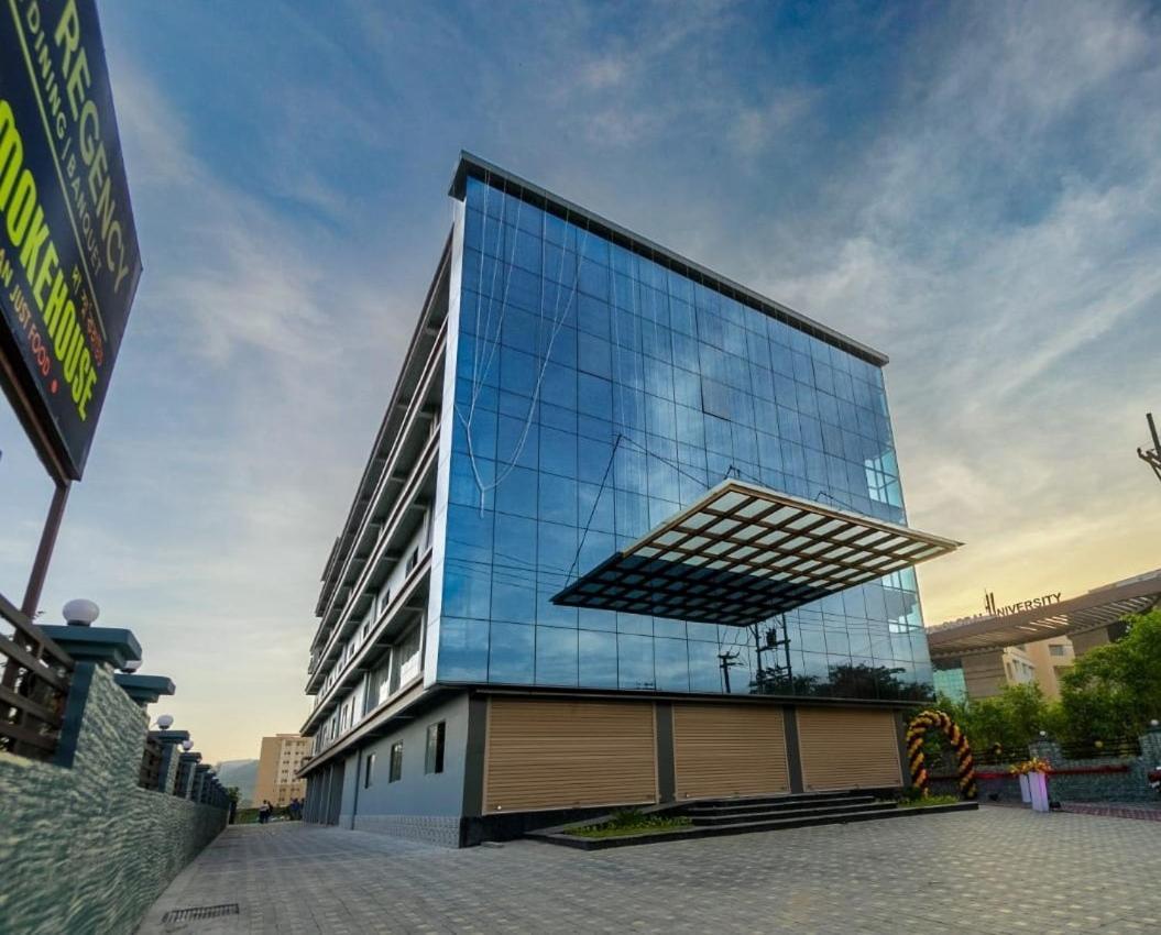 Silver Regency Guwahati Eksteriør bilde